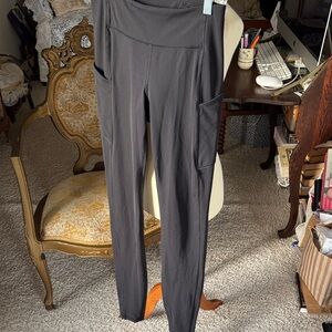 Lululemon Black Women's TALL size 6 leggings